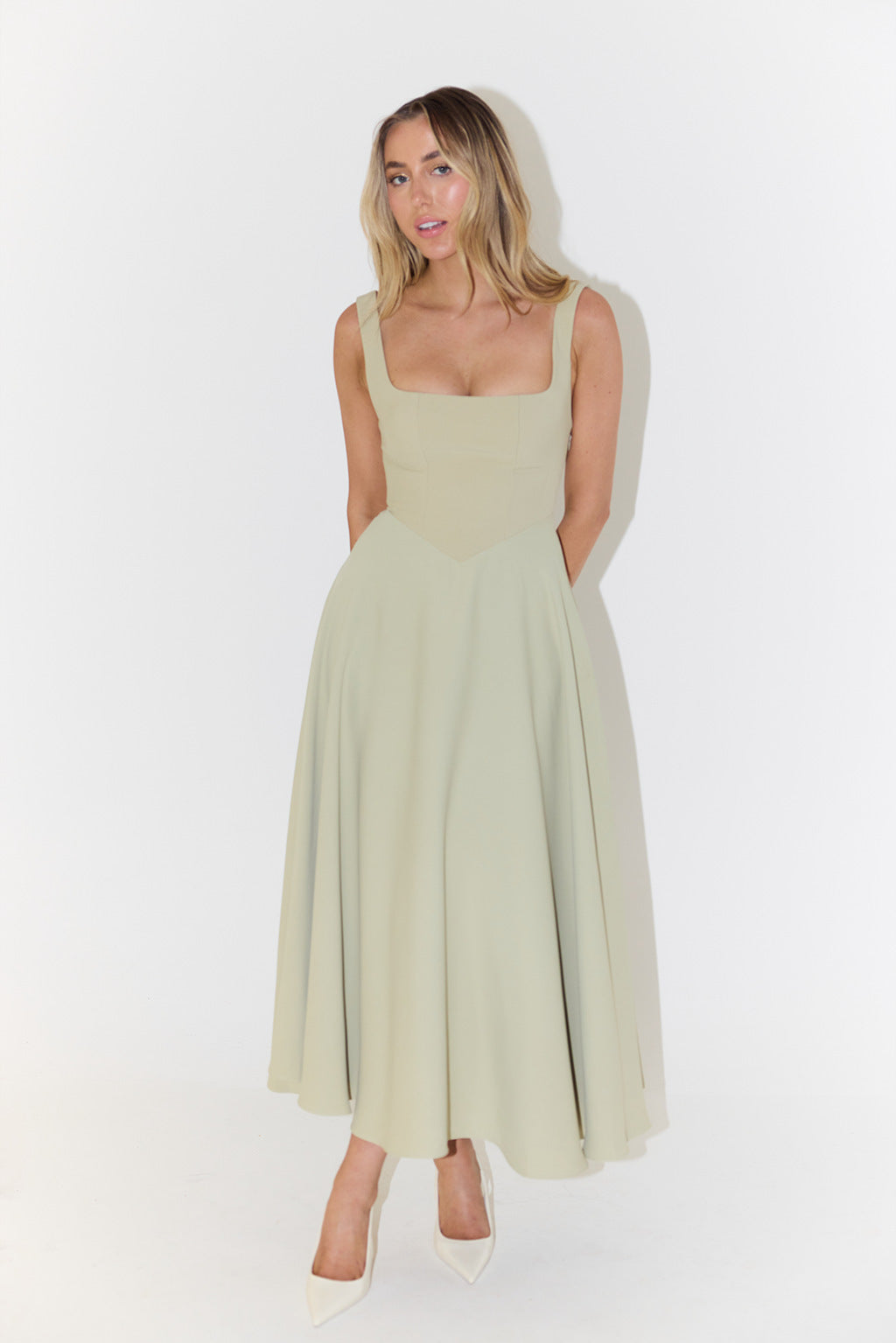 Damen A-Linien Maxikleid mit quadratischem Ausschnitt und fließendem Stoff WW