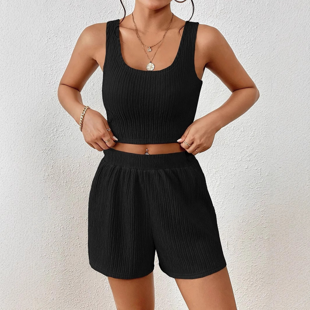 Damen sportliches Set aus leichtem Material mit cropped Oberteil und Shorts WW