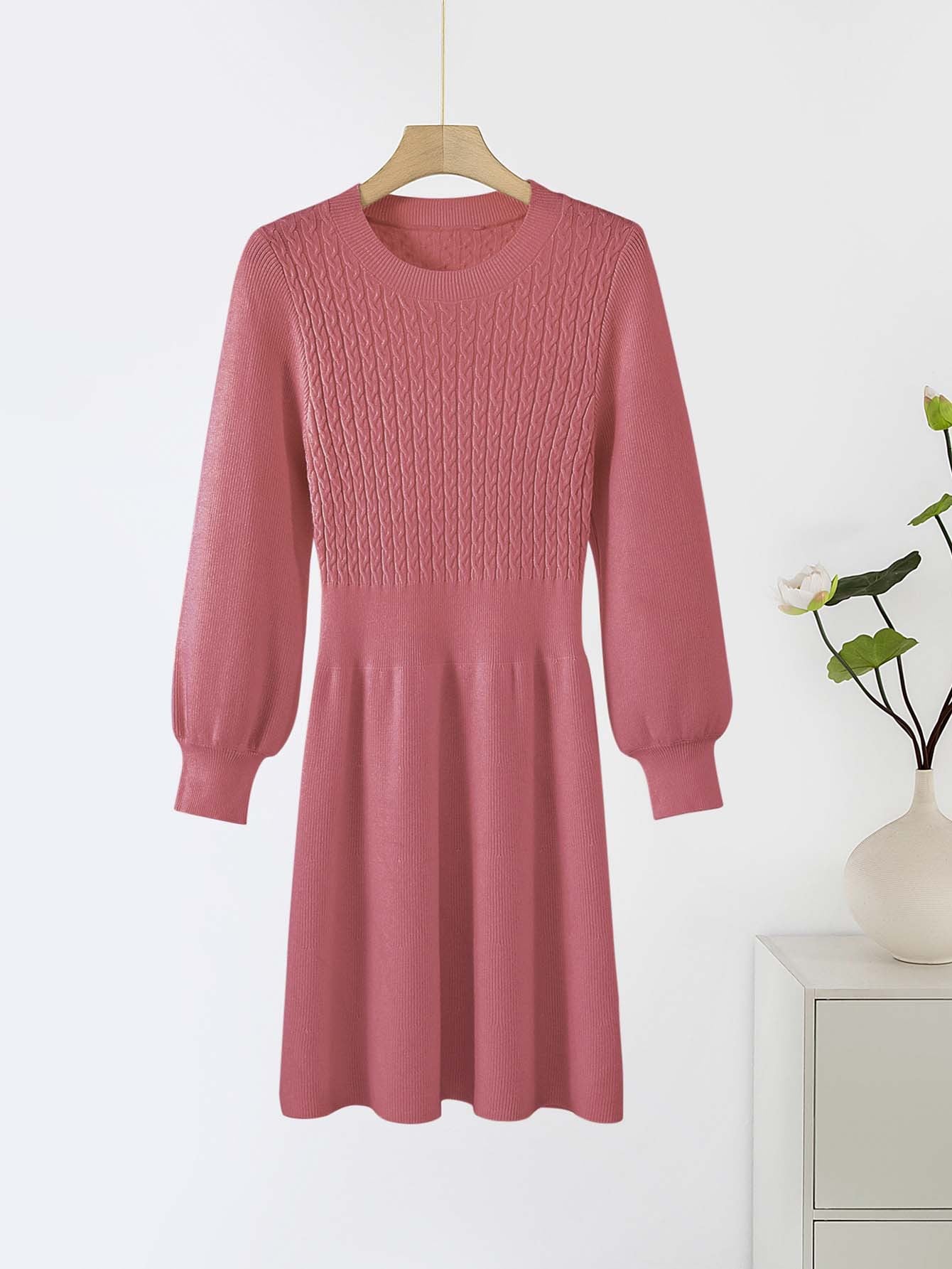 Damen Strickkleid mit voluminösen Ärmeln und strukturiertem Oberteil WW