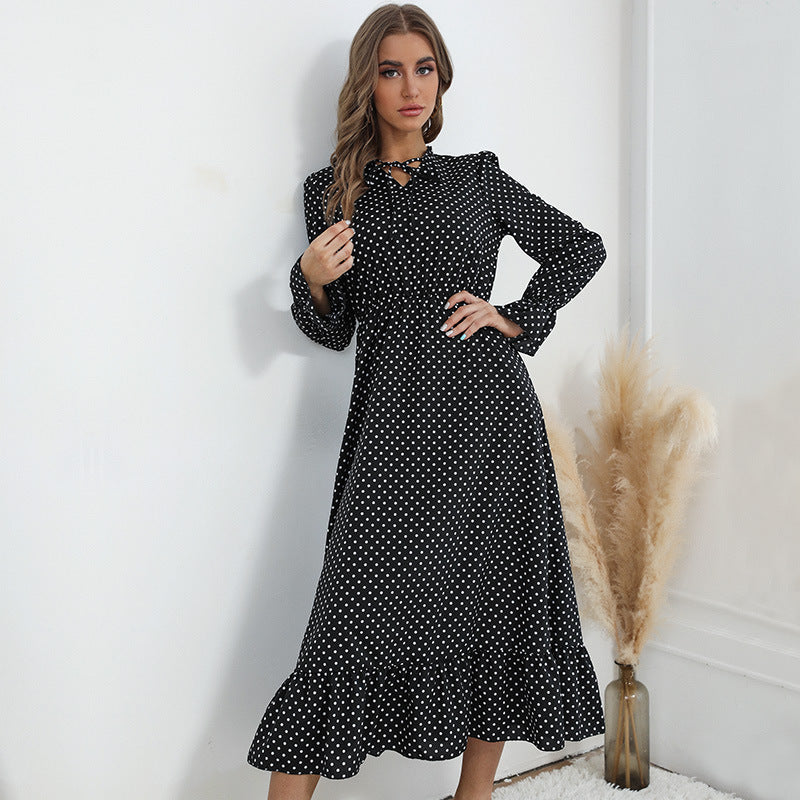 Damen Midi-Kleid mit punktiertem Design und voluminösem Saum WW