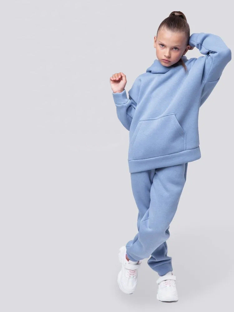 Damen sportliches Fleece-Set mit Kapuze und Kontrastdetails WW