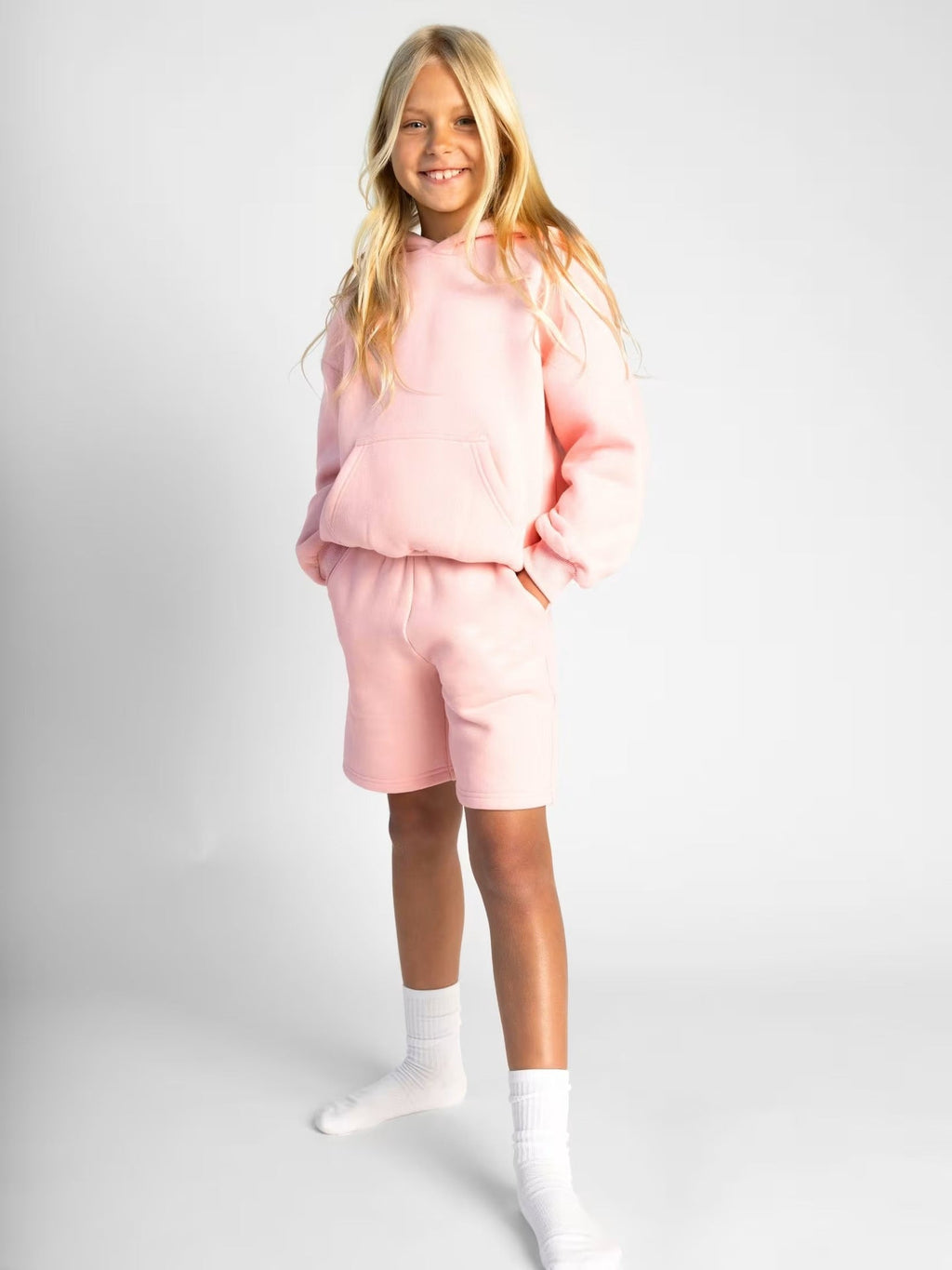 Damen Kapuzensweatshirt und Shorts-Set aus weichem Fleece mit praktischen Taschen WW