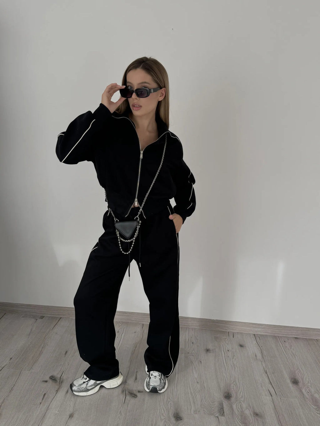 Damen sportliches Fleece-Set mit praktischen Reißverschlusstaschen und elegantem Schnitt WW