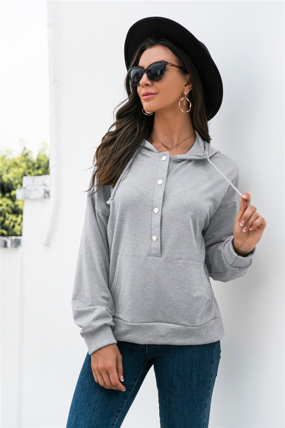 Damen Kapuzenpullover mit Knopfdetails und legerem Schnitt WW