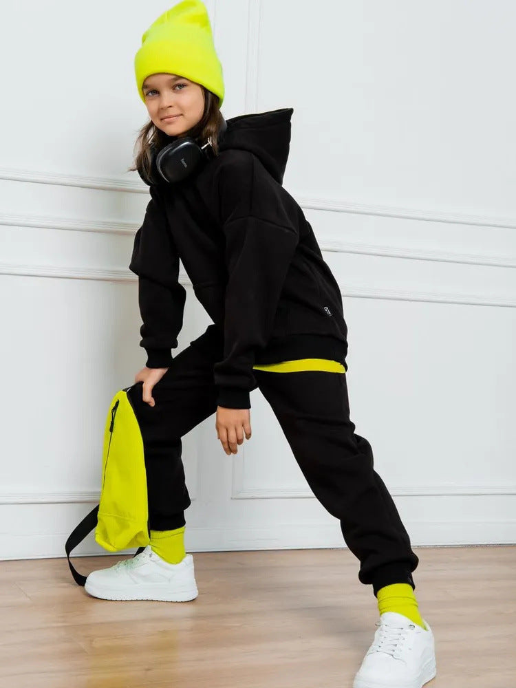 Damen sportliches Fleece-Set mit Kapuze und Kontrastdetails WW