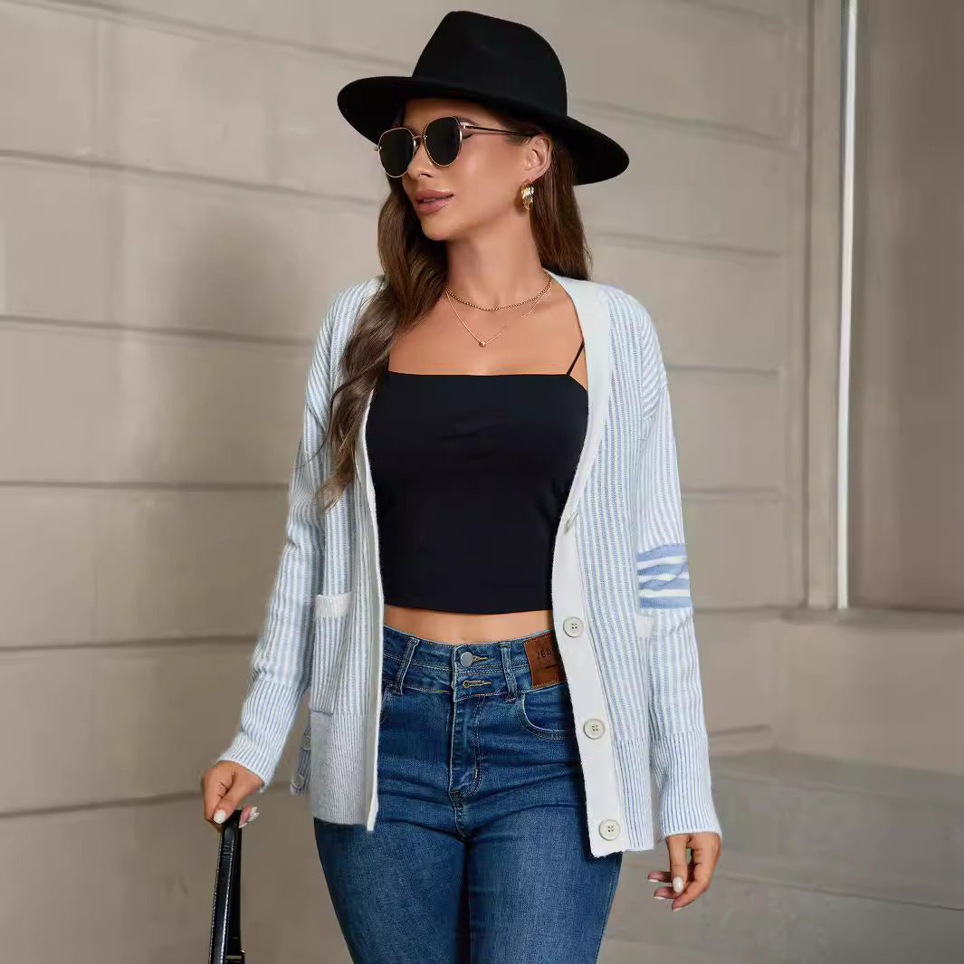 Damen modische Strickjacke mit Knopfdetails und praktischen Taschen WW