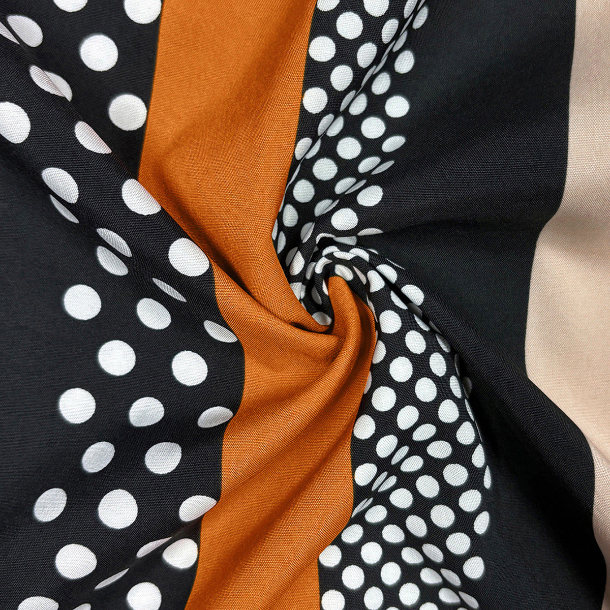 Damen Maxikleid mit modischem Halterdesign und fließendem Rock WW