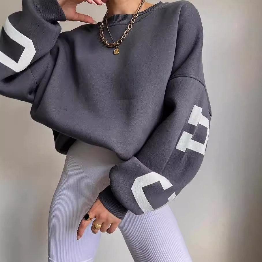 Damen Oversize Sweatshirt mit modischen Schriftzügen WW
