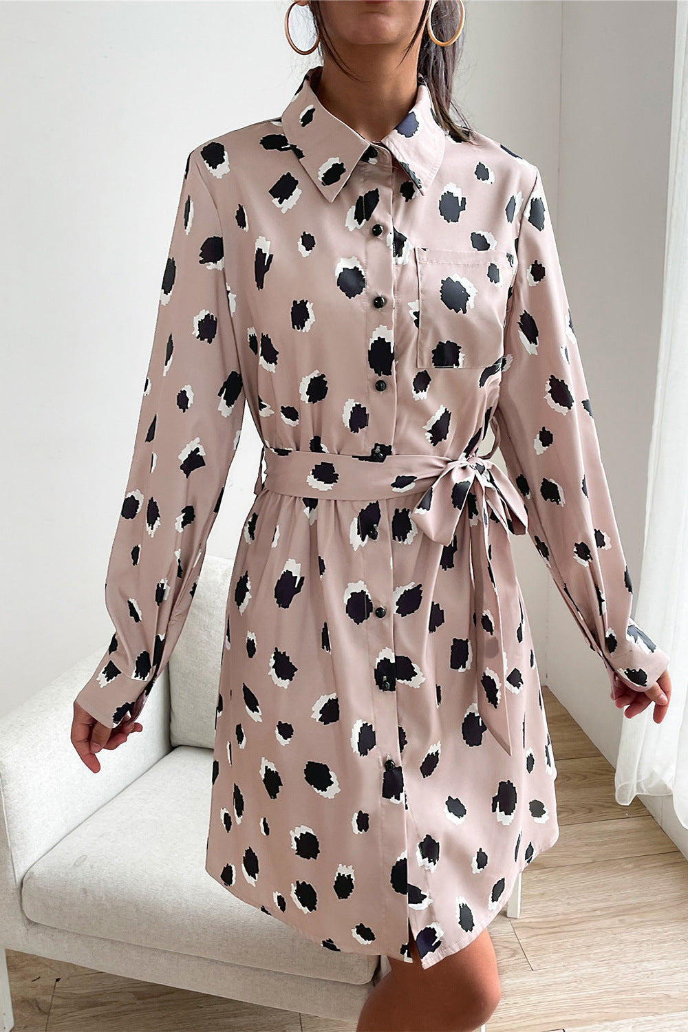 Damen Hemdblusenkleid mit eleganten Rüschendetails und bindbarem Gürtel WW