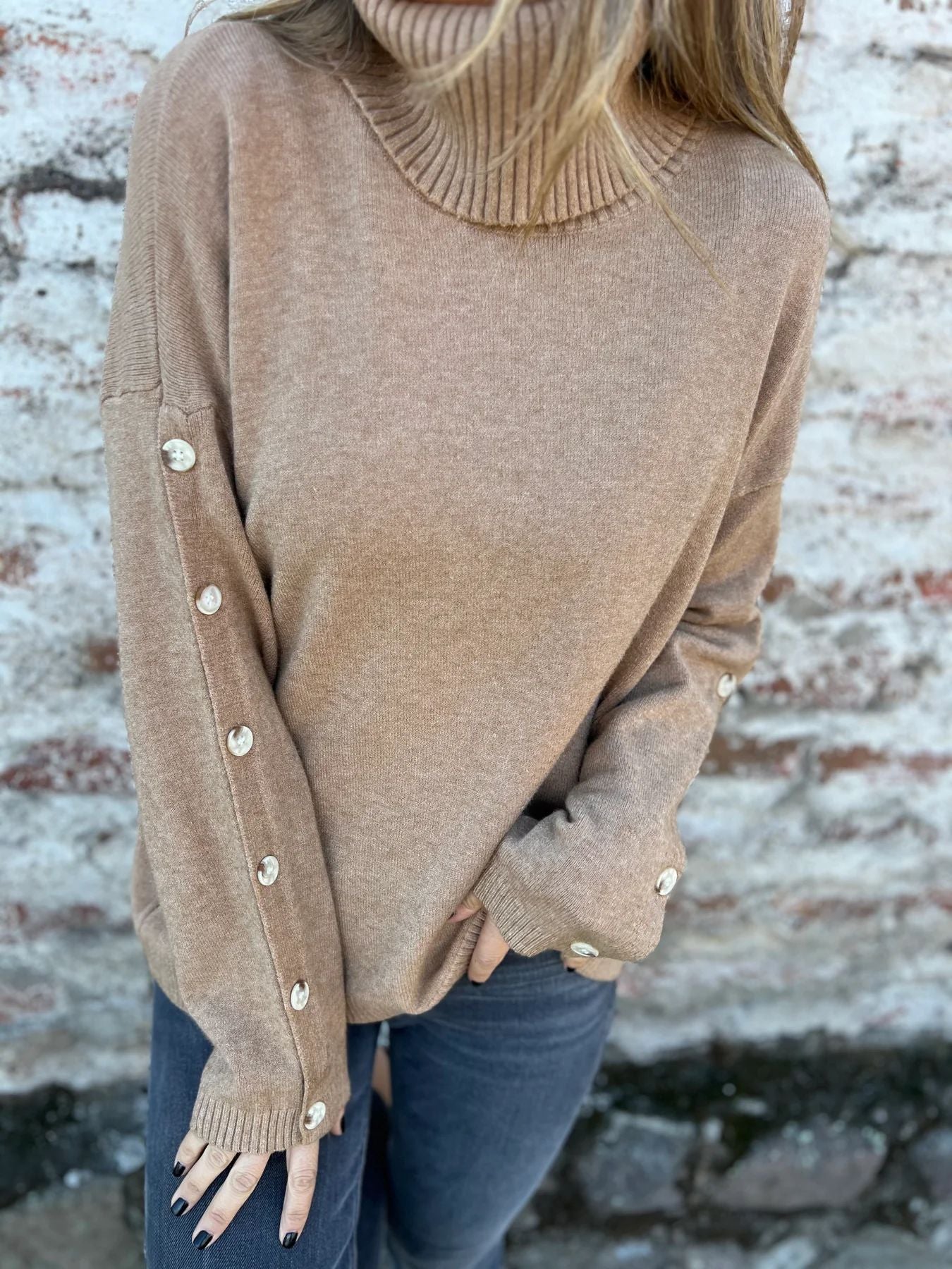 Damen weicher Rollkragenpullover mit modischen Knopfdetails WW