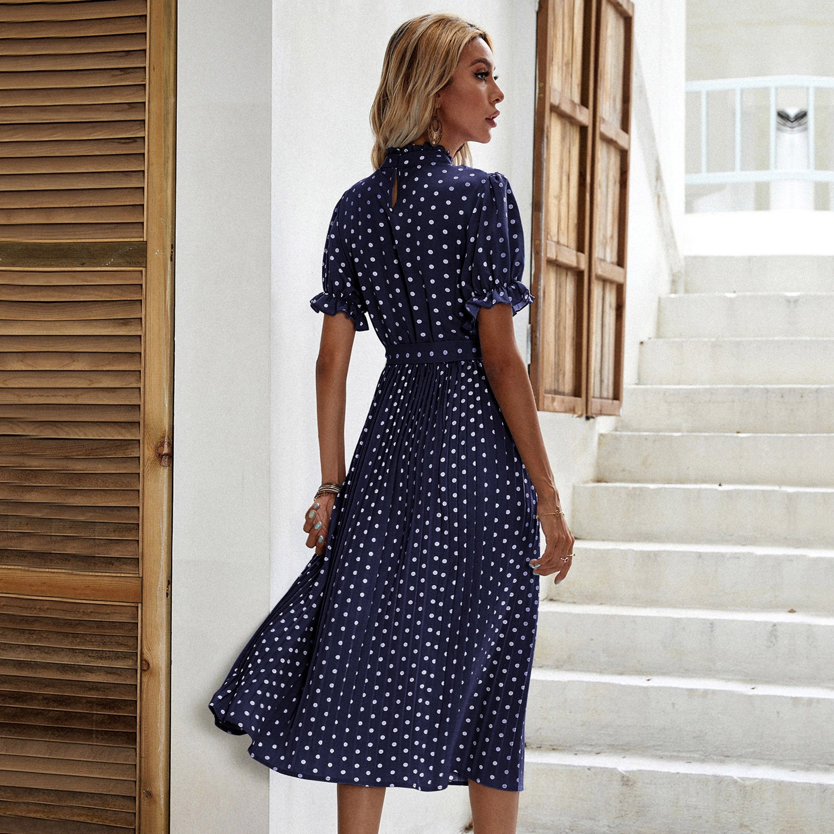 Damen Midi-Kleid mit feinen Rüschendetails und Bindegürtel WW