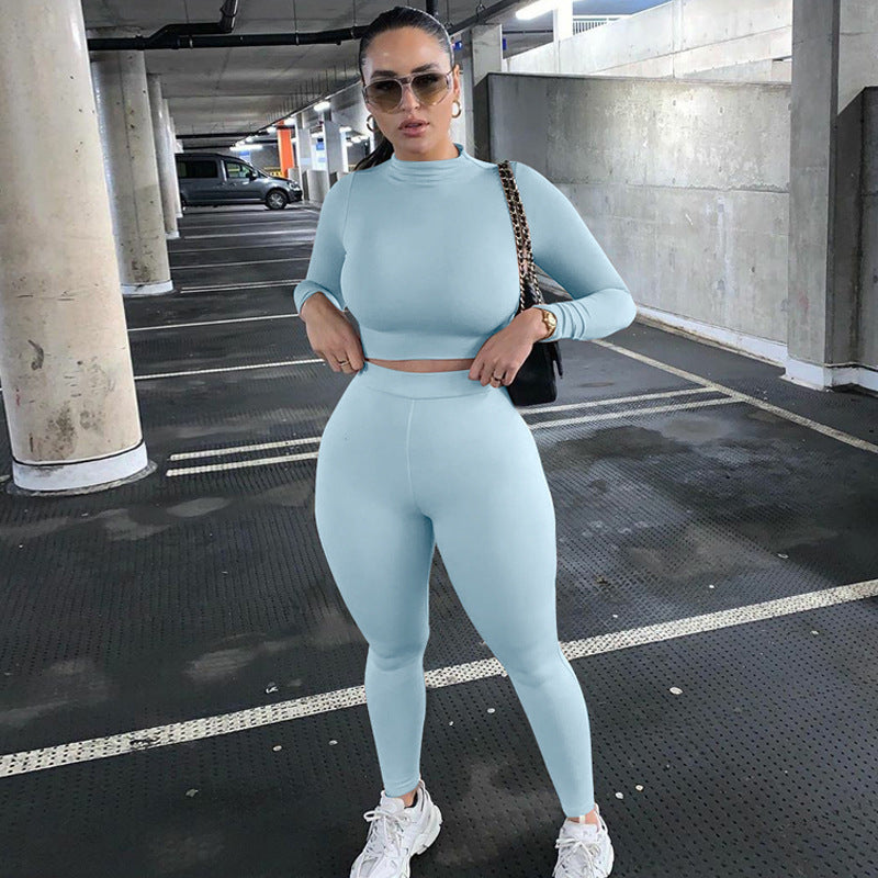 Damen Sportliches Set mit hochgeschlossenem Oberteil und enganliegenden Leggings WW