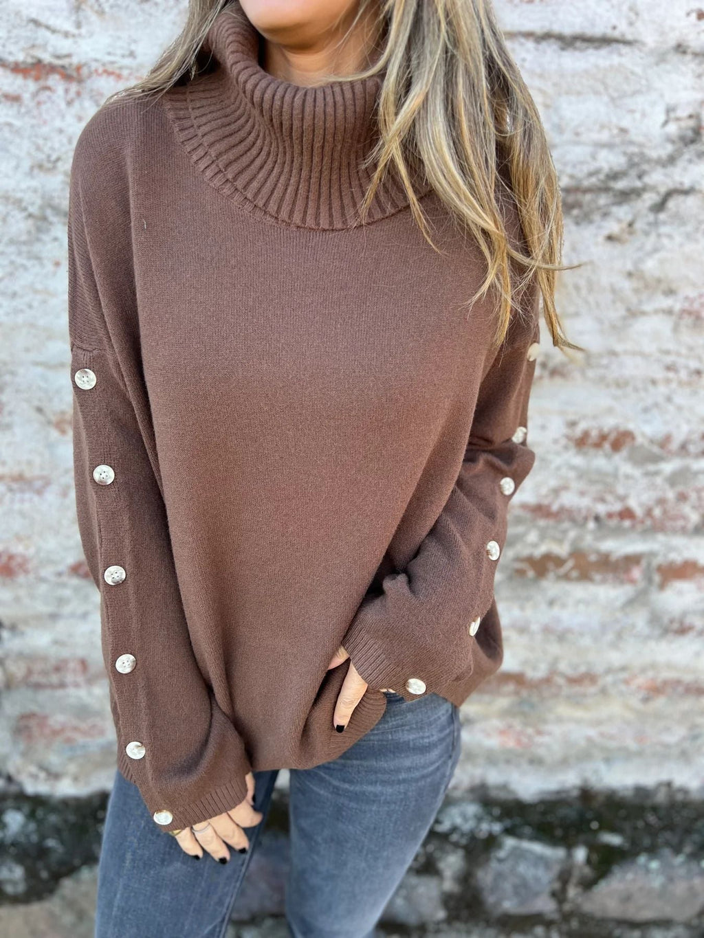 Damen weicher Rollkragenpullover mit modischen Knopfdetails WW