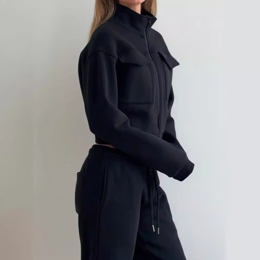 Damen moderner Zip-Hoodie und weite Sporthose WW