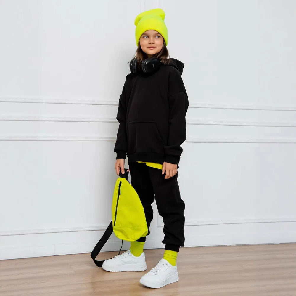 Damen sportliches Fleece-Set mit Kapuze und Kontrastdetails WW
