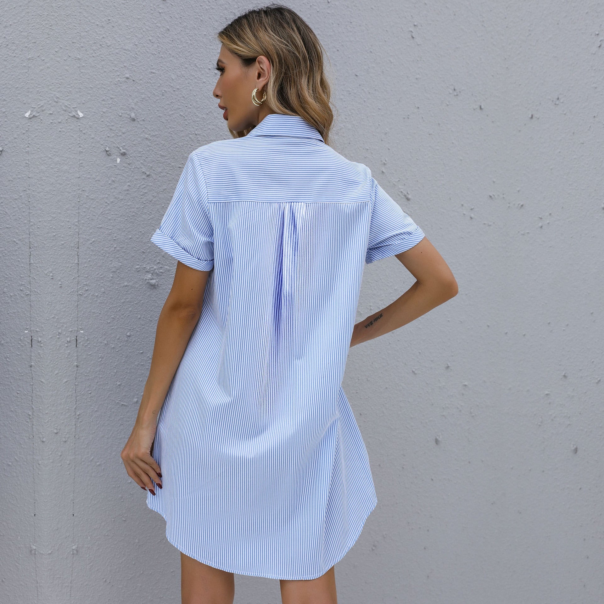 Damen Optimiertes Hemdblusenkleid mit klassischen Streifen und modernem Schnitt WW