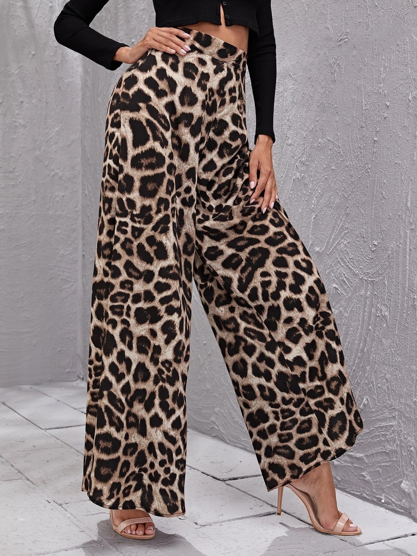 Damen Weitbeinige Hose im trendigen Leopardenmuster WW