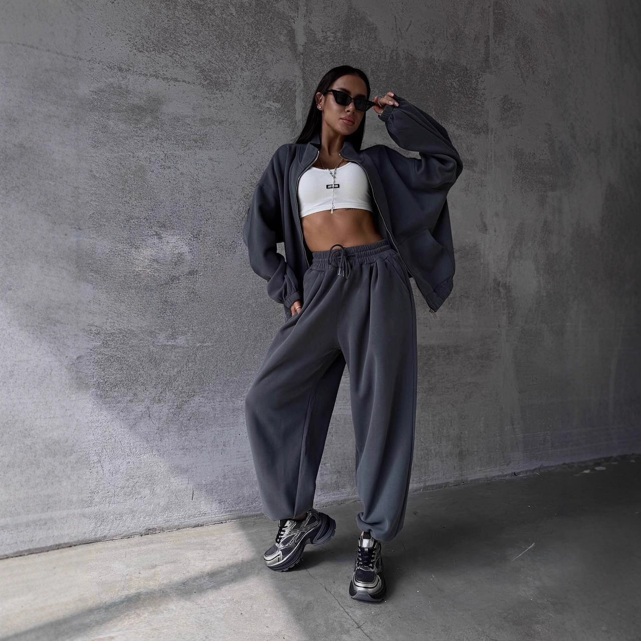 Damen sportliches Baumwoll-Jogginganzug mit lässiger Passform und praktischen Taschen WW