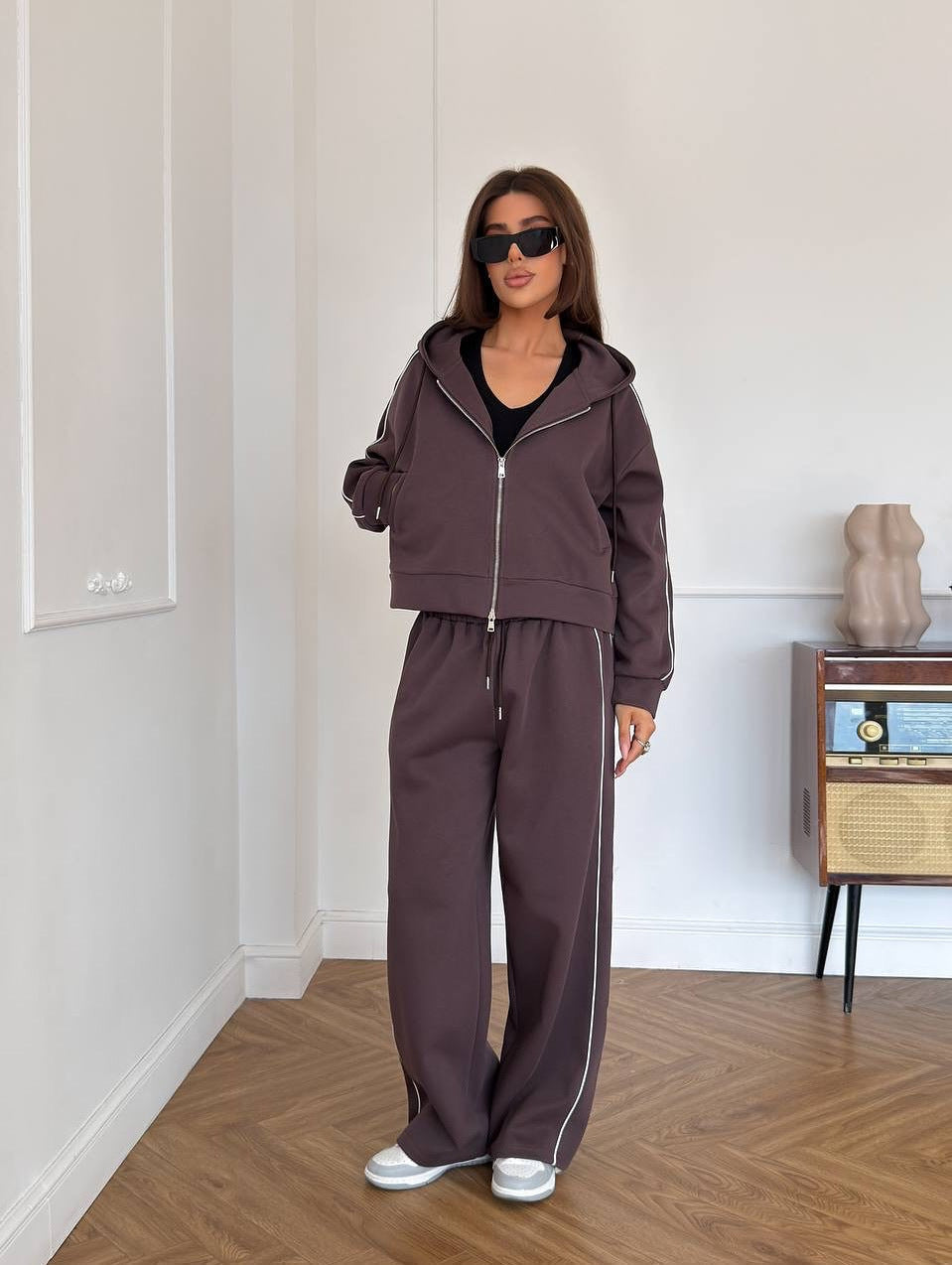 Damen sportliches Freizeit-Set aus trendigem Hoodie und weitem Stoffhose WW