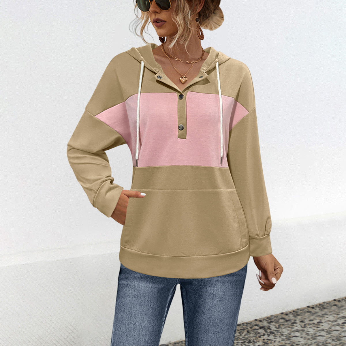 Damen Hoodie mit modischem Farbblock-Design und praktischen Knopfdetails WW