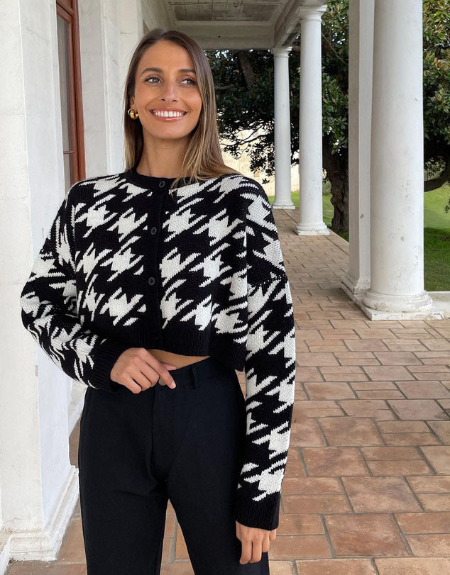 Damen Modische Strickjacke mit geometrischem Muster und Knopfverschluss WW