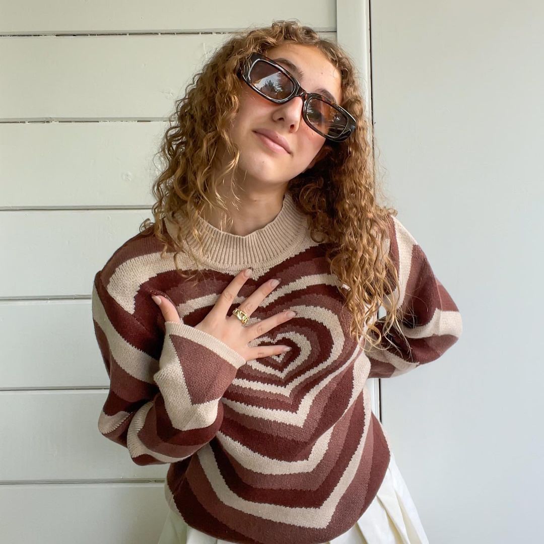 Damen Strickpullover mit herzförmigem Muster und hohem Kragen WW