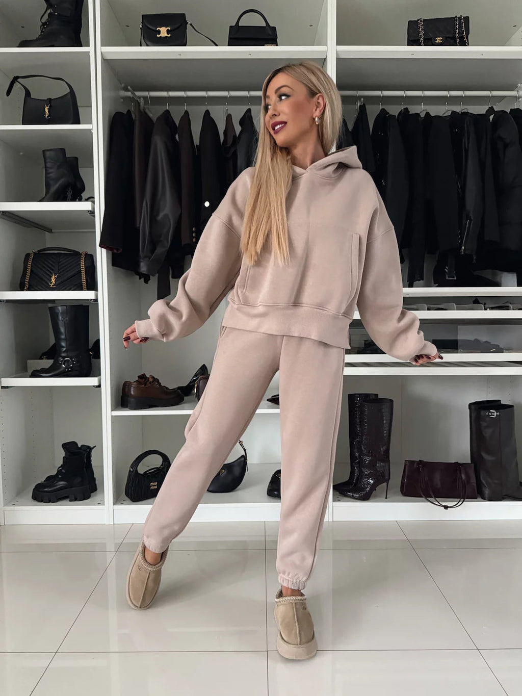 Damen lässiges Fleece-Set mit cropped Hoodie und bequemer Hose WW