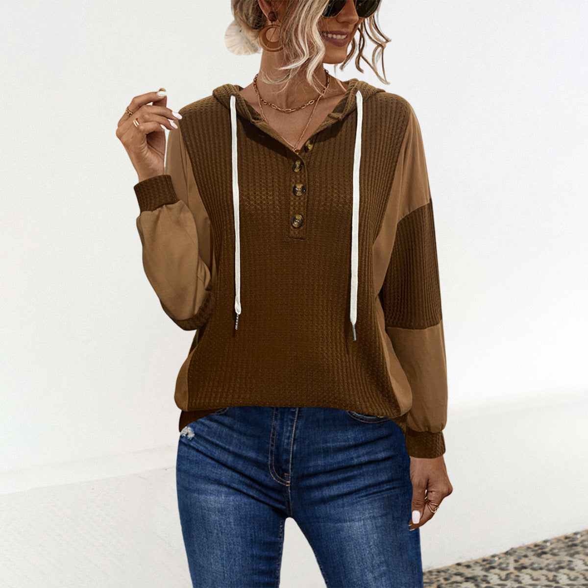 Damen Kapuzensweatshirt mit Knopfdetails und lässiger Passform WW