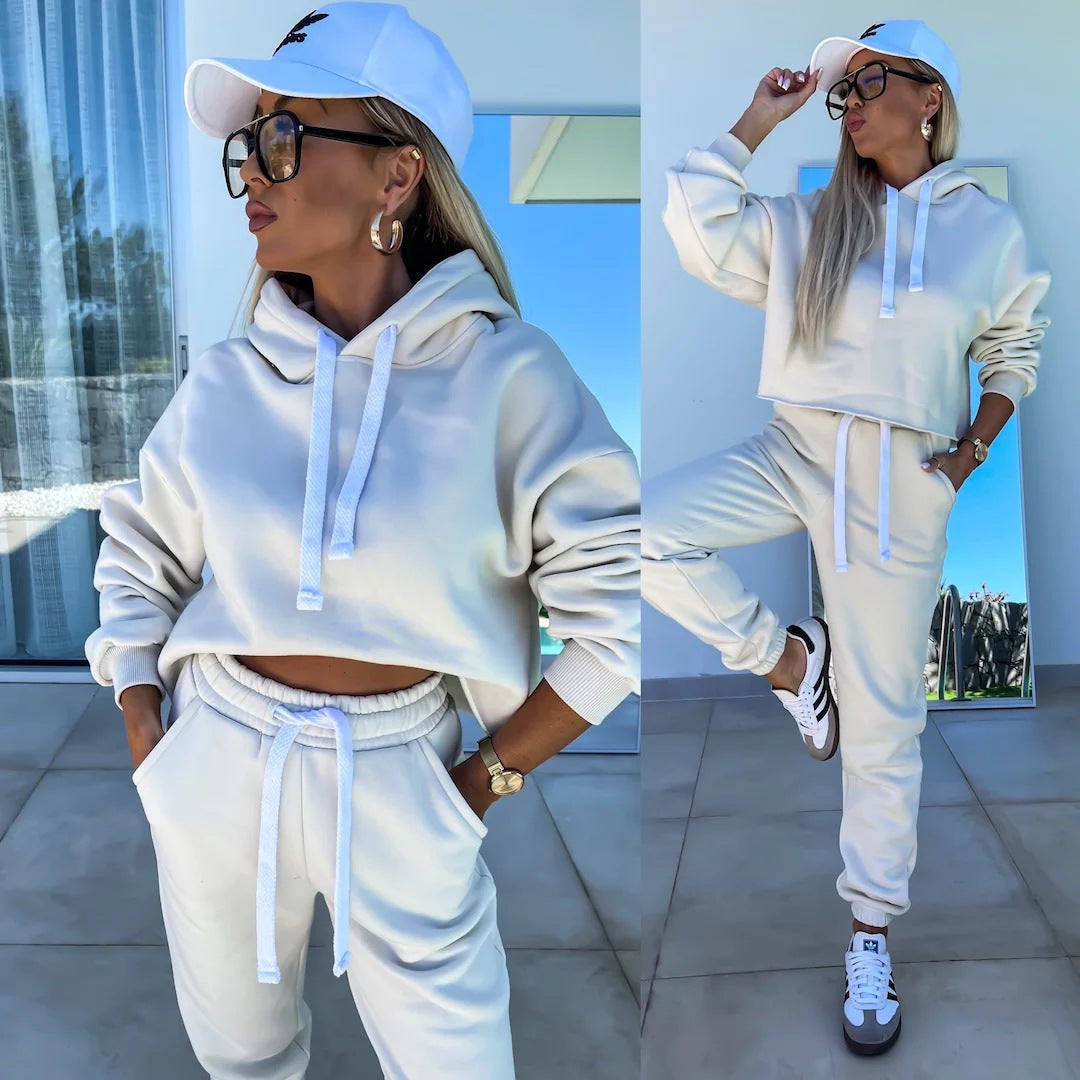 Damen modernes Hoodie-Jogginganzug-Set mit elastischem Bund und Kontrastdetails WW