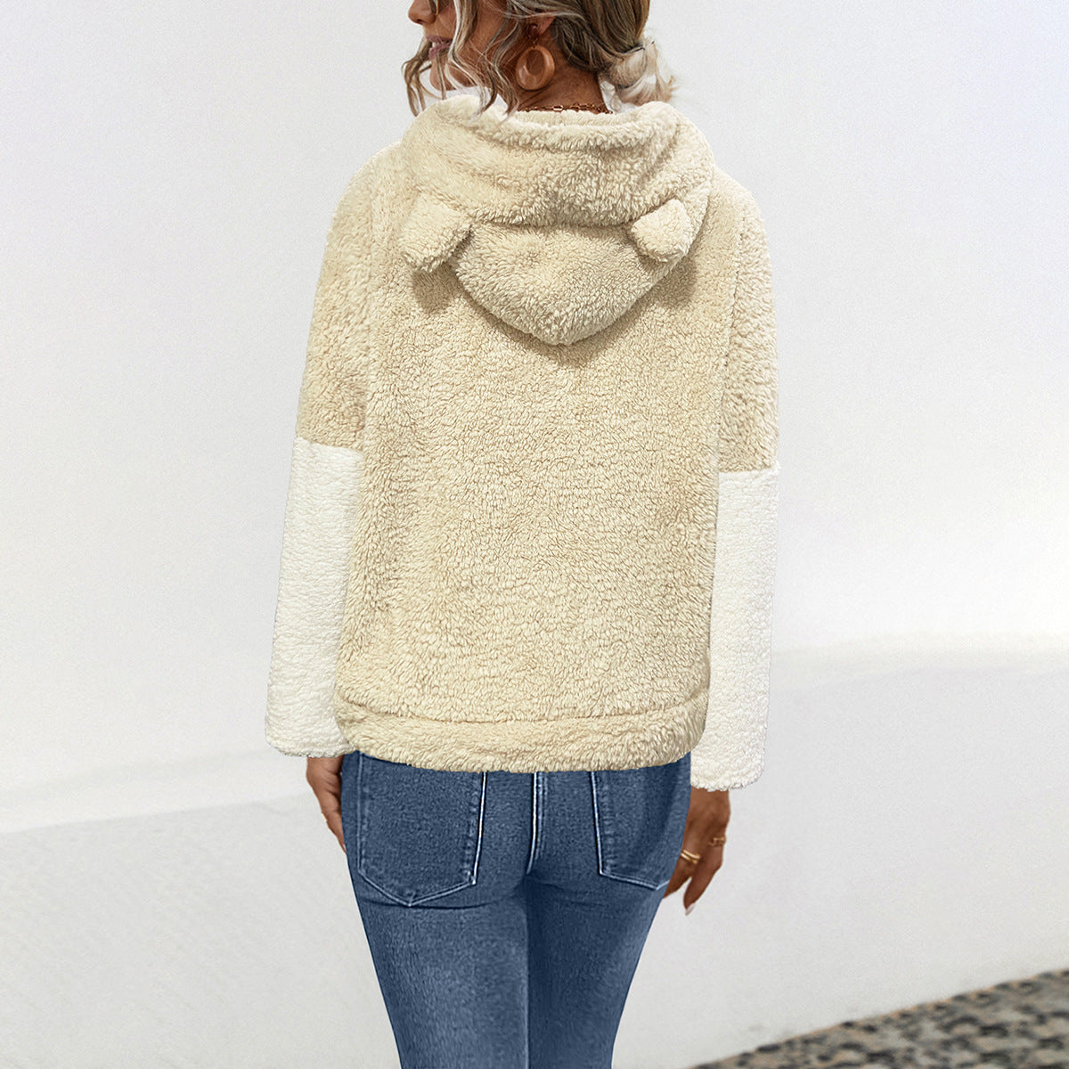 Damen Kuschel-Hoodie mit hochschließendem Kragen und Farbblockdetails WW