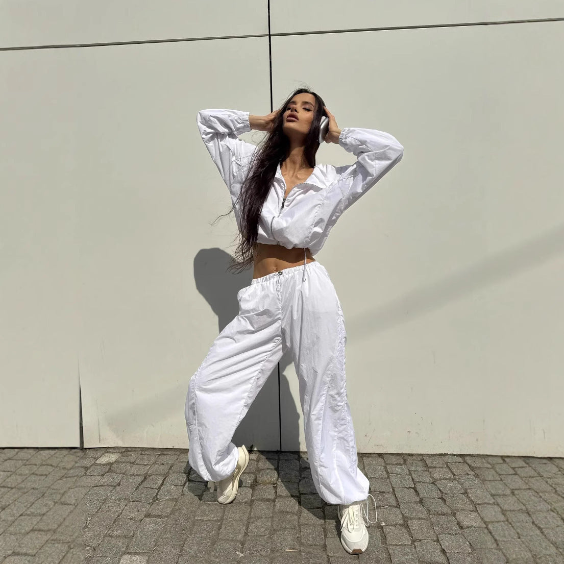 Damen sportliche Cropped Jacke mit elastischen Bündchen und praktischen Taschen WW