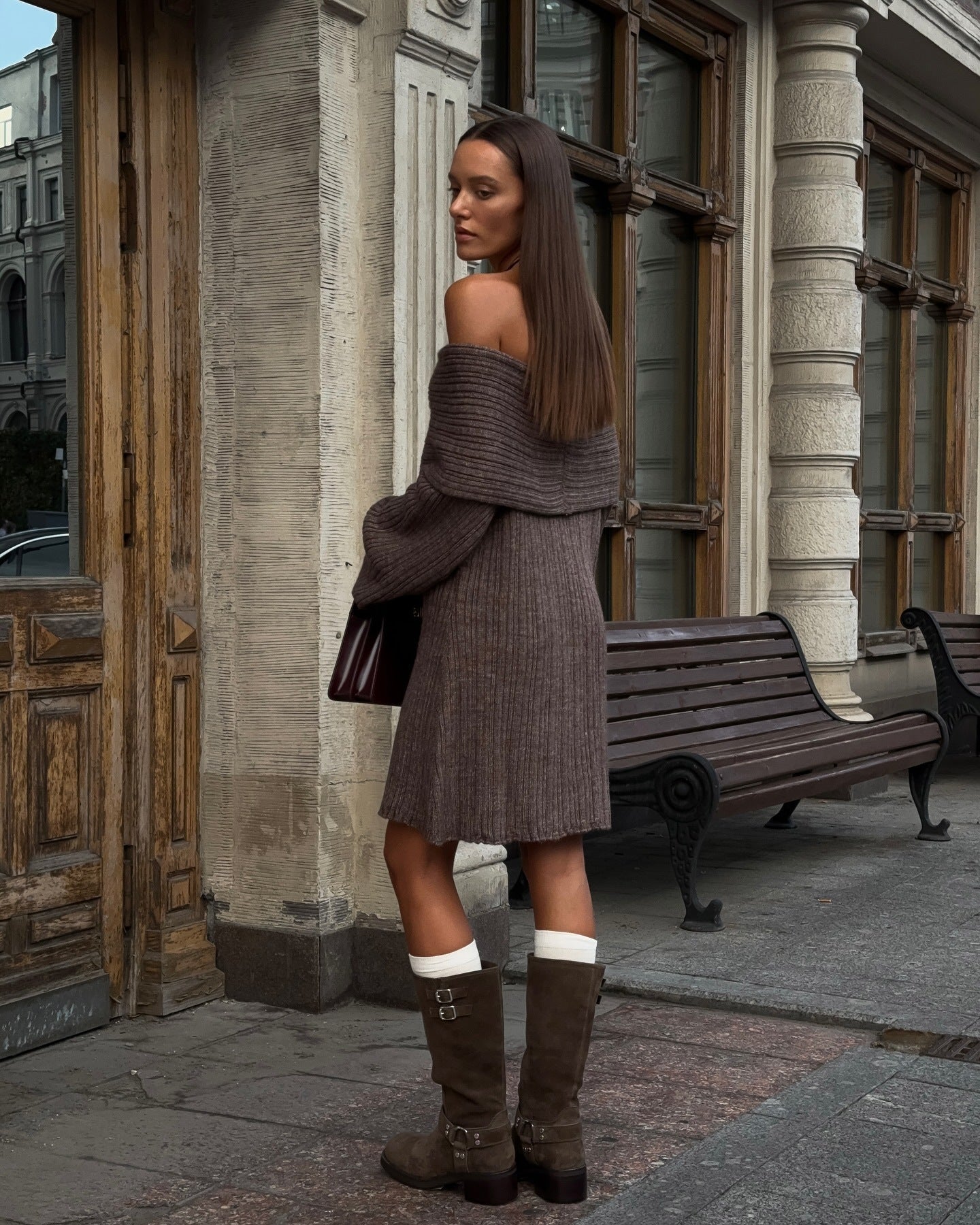 Damen Strickkleid im Off-Shoulder-Stil mit feinstructuriertem Farbverlauf WW