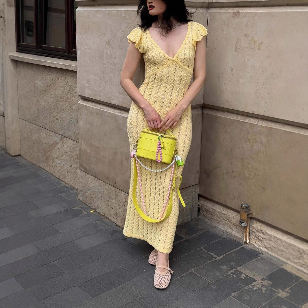 Damen Strickkleid mit zarten Rüschendetails und feiner Lochstrickstruktur WW