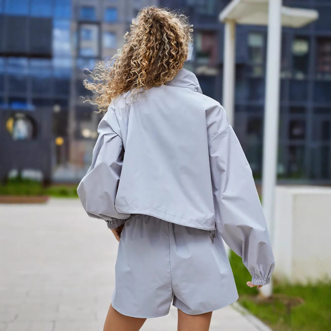 Damen lässiges Sport-Set mit winddichter Jacke und bequemen Shorts WW