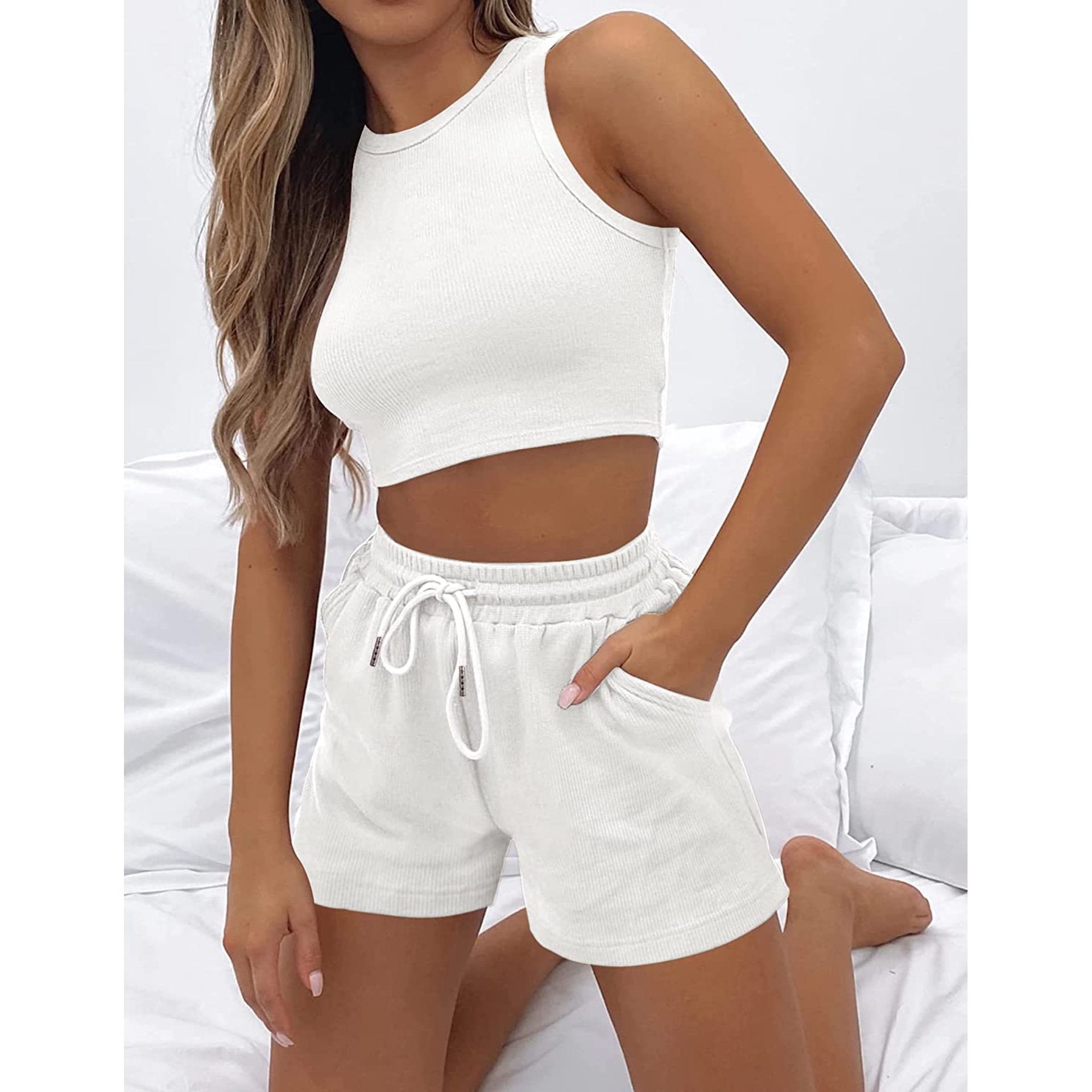 Damen Sportliches Set aus ärmellosem Oberteil und kurzen Hosen WW