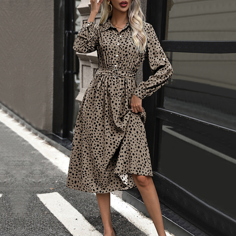 Damen Midi-Kleid mit punktiertem Muster und tailliertem Gürtel WW