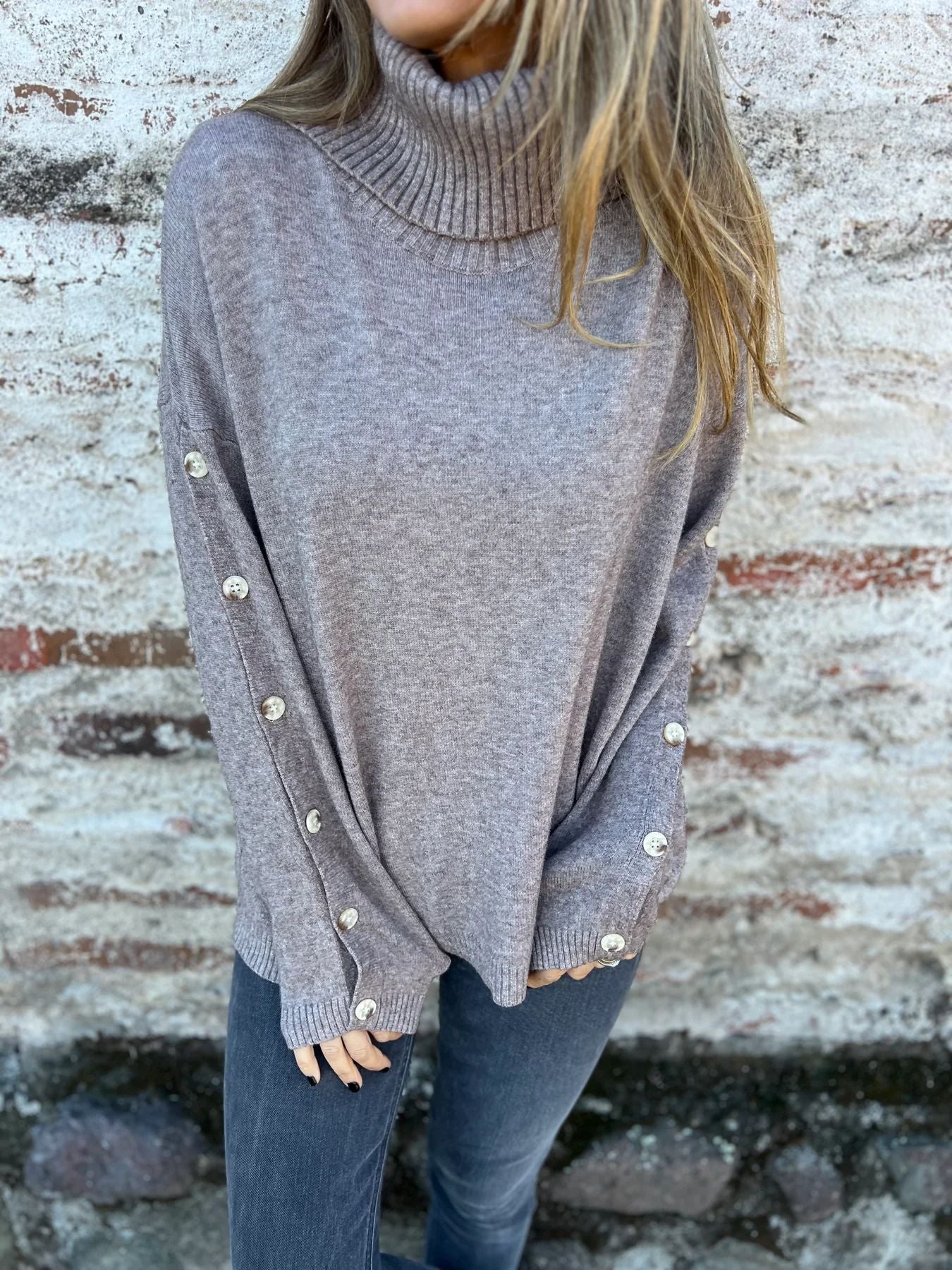 Damen weicher Rollkragenpullover mit modischen Knopfdetails WW