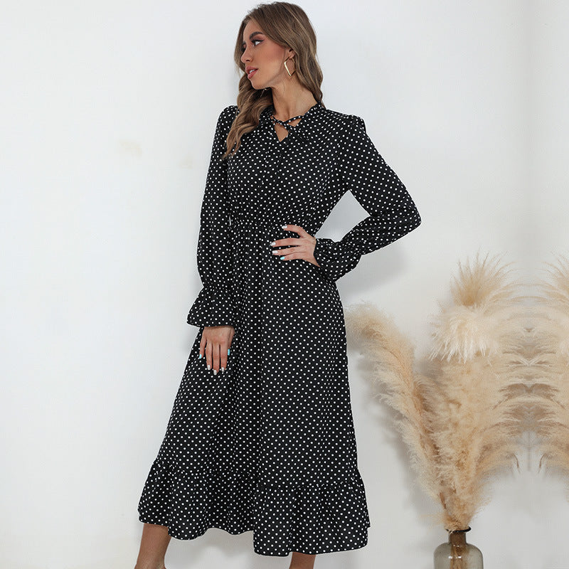 Damen Midi-Kleid mit punktiertem Design und voluminösem Saum WW