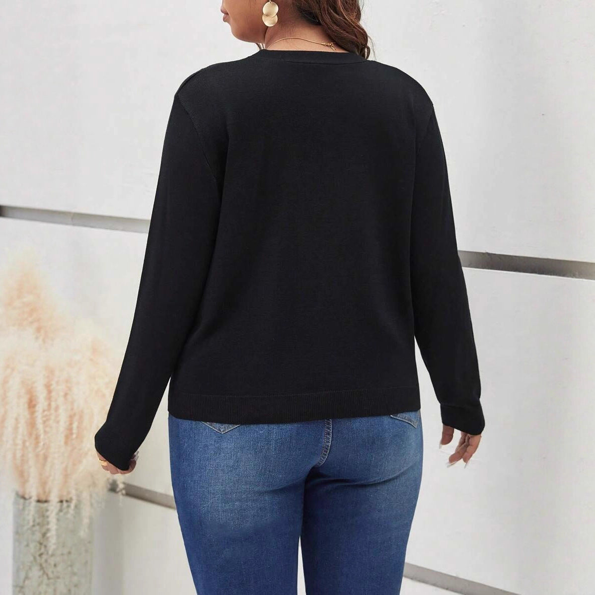 Damen Strickjacke mit hochwertigen Knopfdetails und bequemer Passform WW