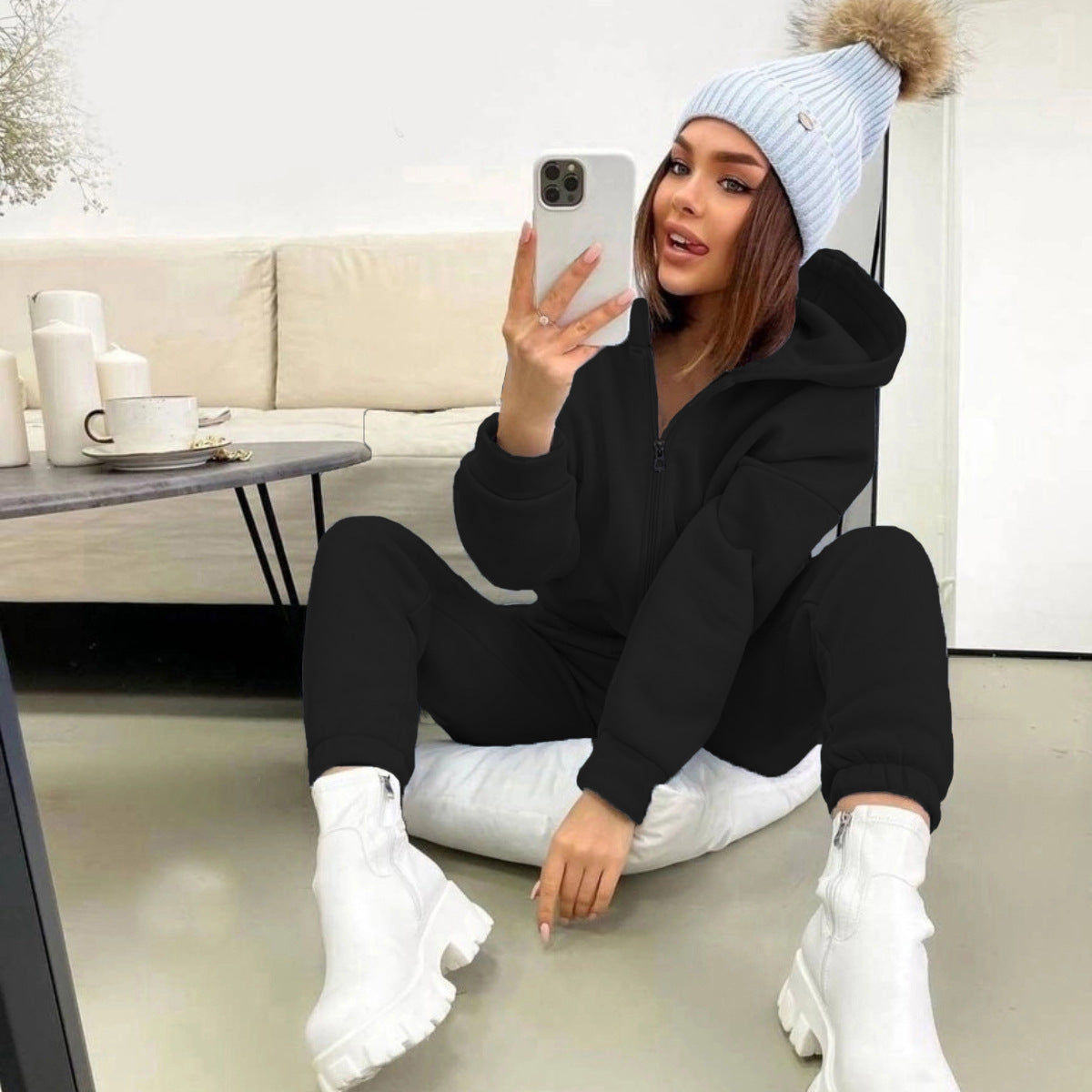 Damen sportliches Fleece-Jumpsuit mit Kapuze und elastischem Bund WW