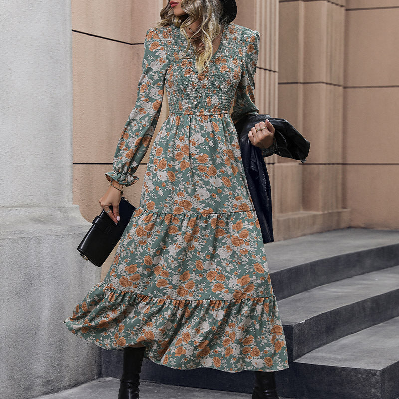 Damen Maxikleid mit floralen Details und schwingendem Saum WW