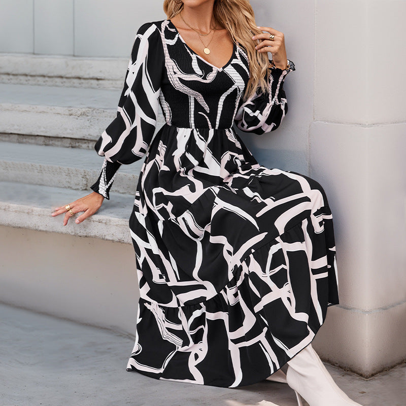Damen Maxikleid mit modernen grafischen Mustern und voluminösen Ärmeln WW