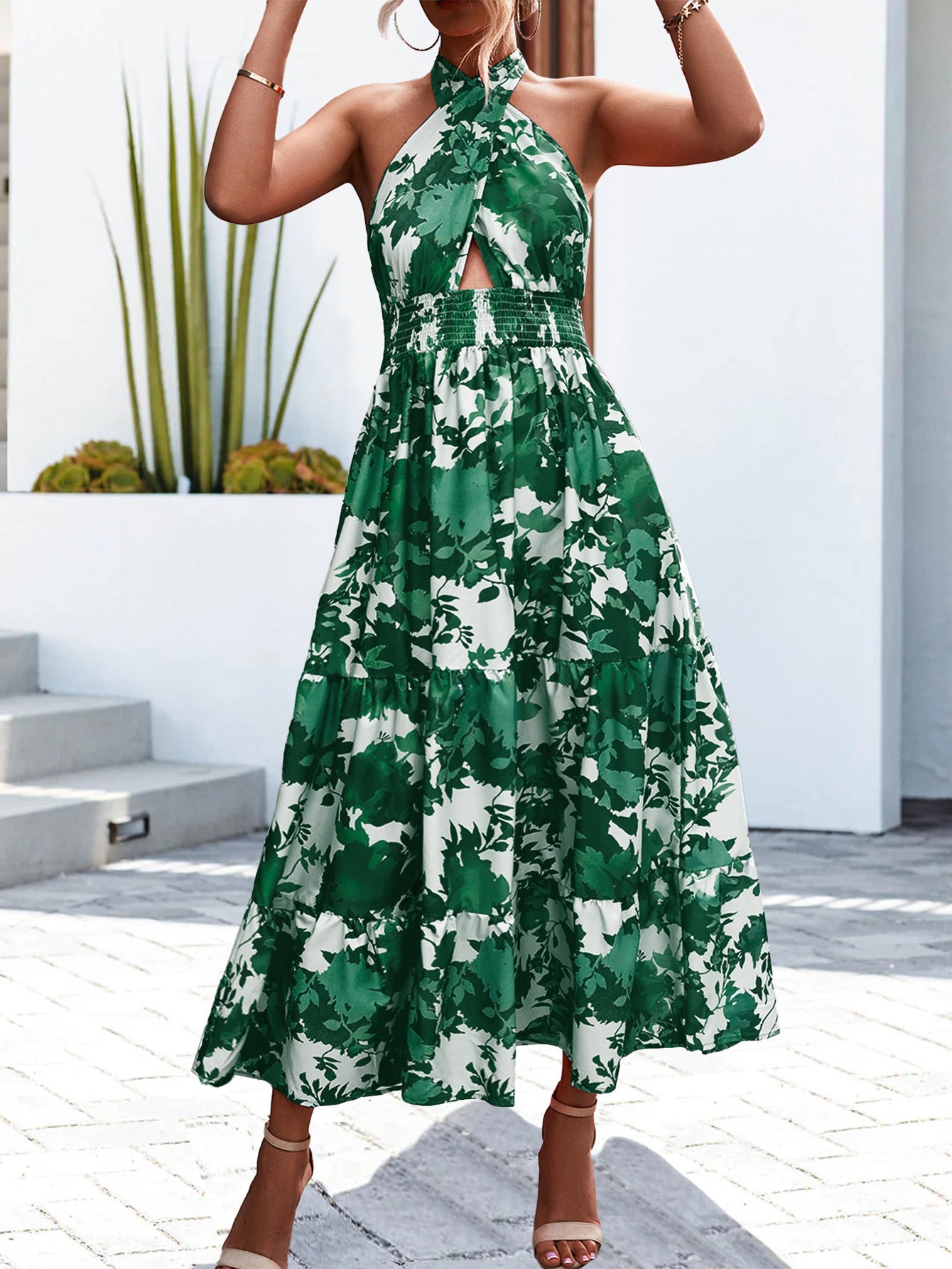 Damen Maxikleid mit tiefem Ausschnitt und eleganter Cut-Out-Detail WW
