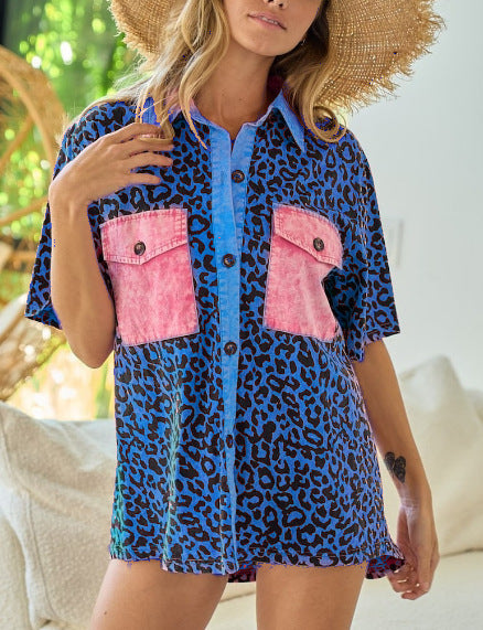 Damen Oversized Kurzarm-Hemd mit Animal-Print und kontrastierenden Taschen WW