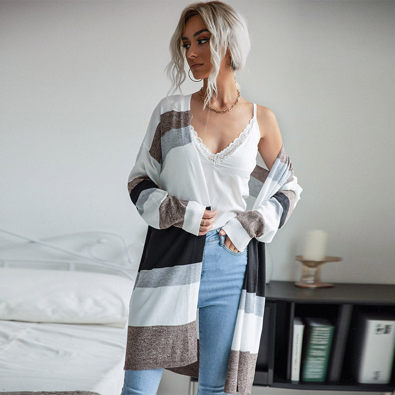 Damen Strickjacke mit modischem Streifenmuster und lässigem Schnitt WW