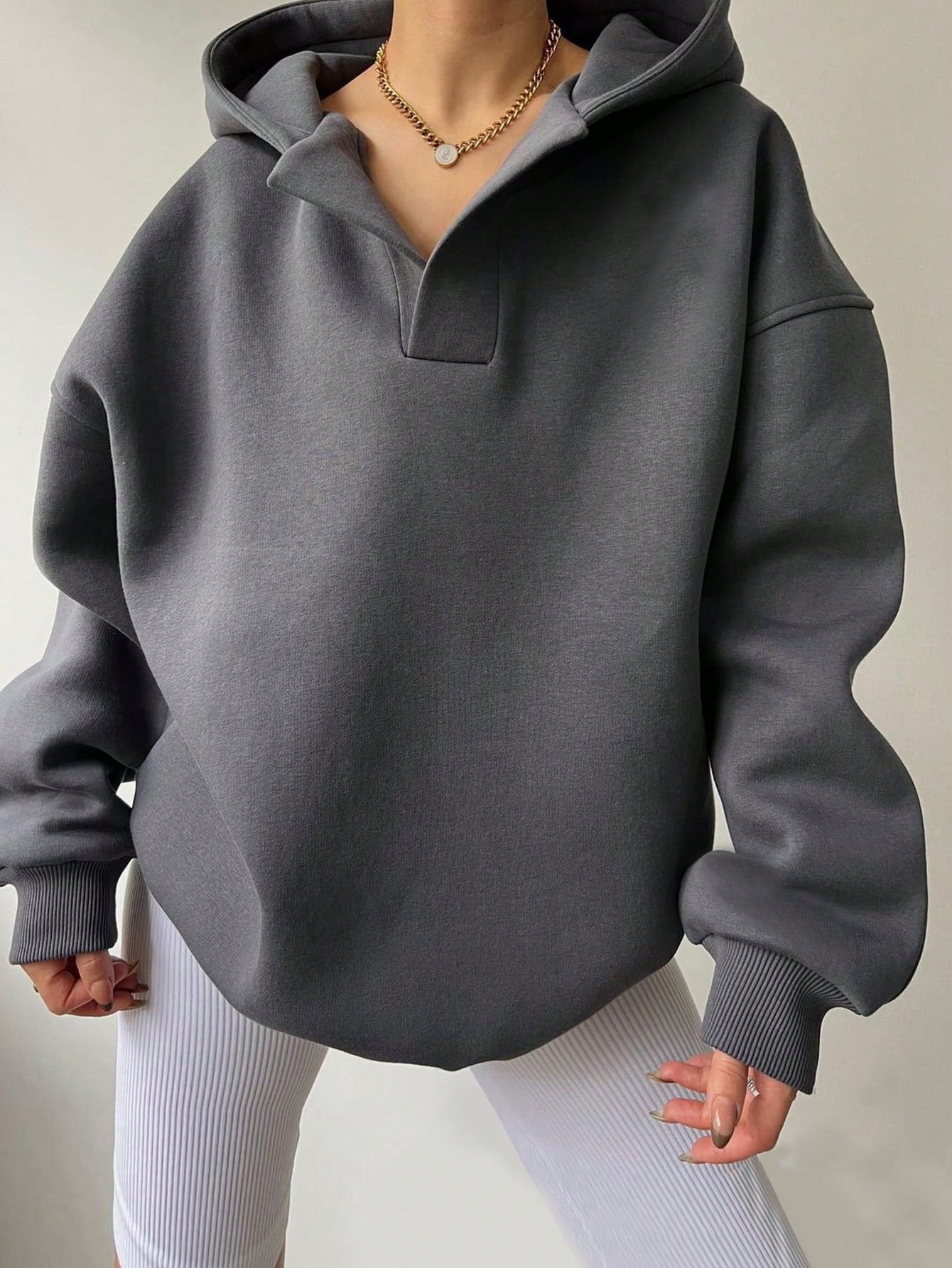 Damen Oversized Kapuzenpullover mit modischem Schnitt und legerem Look WW