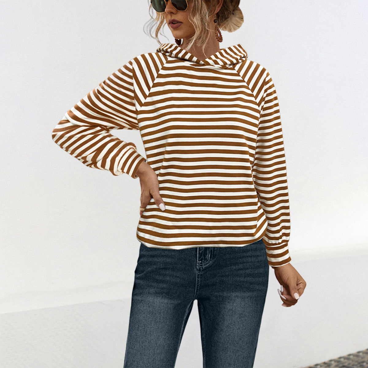 Damen Kapuzensweatshirt mit gestreiftem Design und modernem Schnitt WW