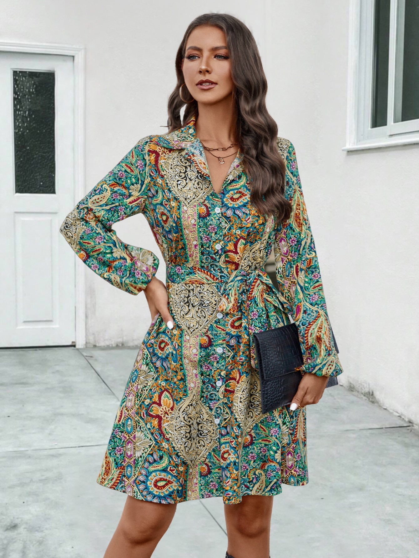Damen Hemdblusenkleid im exklusiven Boho-Style mit Taillengürtel und farbenfrohem Muster WW