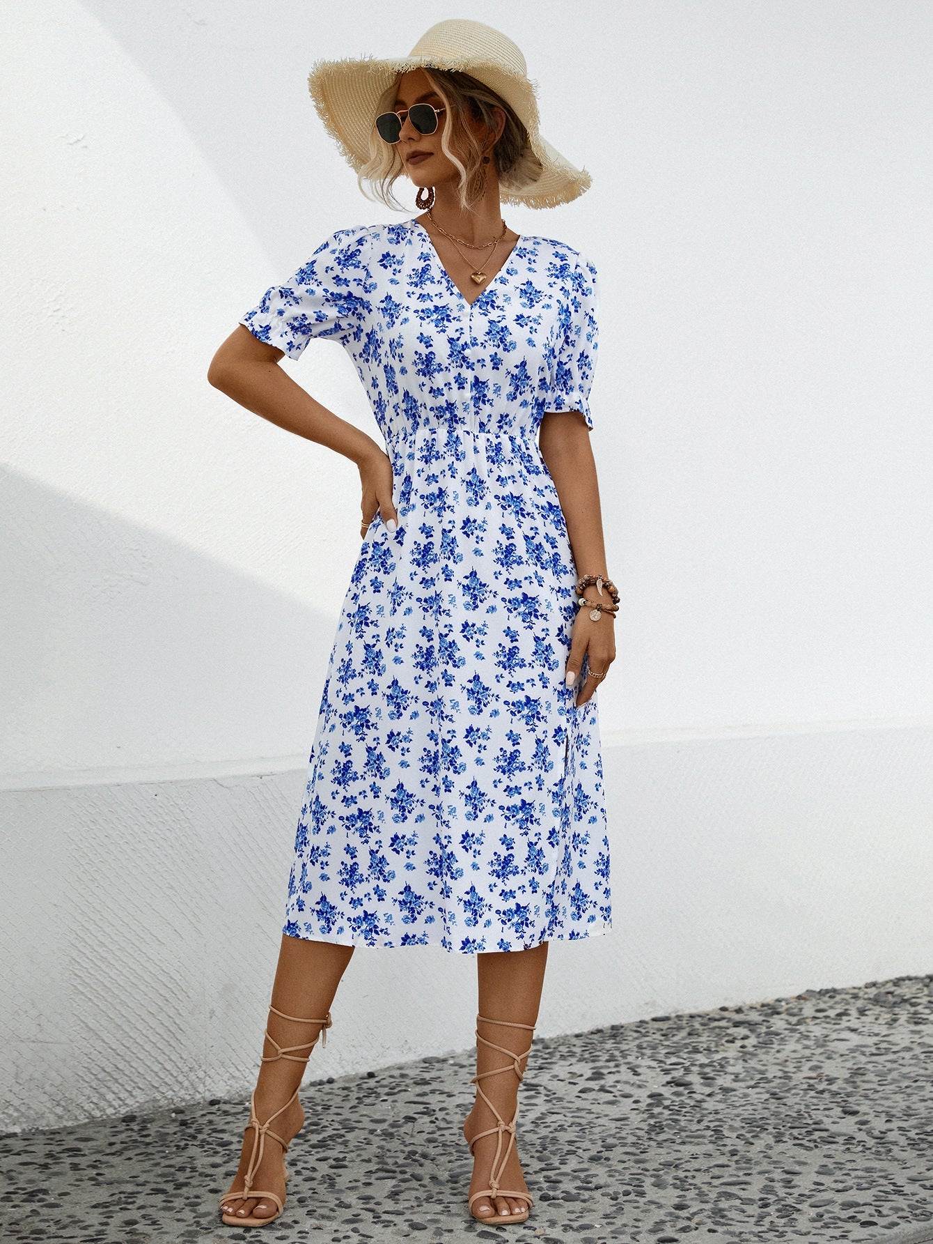 Damen Maxikleid mit verspieltem floralem Design und praktischen Bindebändern WW
