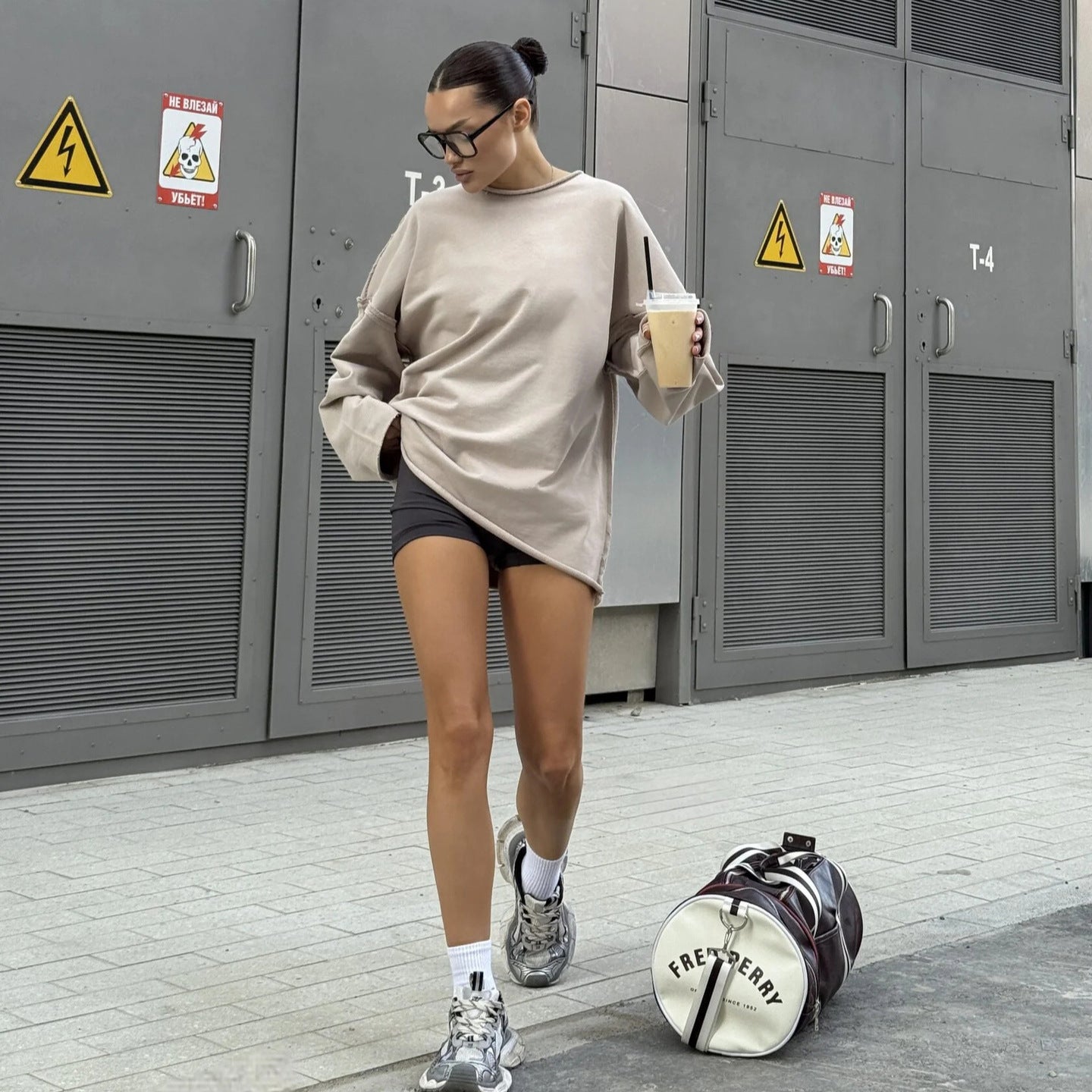 Damen stylischer Oversized Pullover mit modischen Ärmeldetails WW